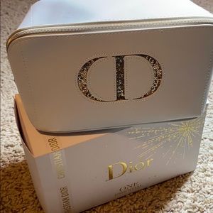 Dior essential makeup case